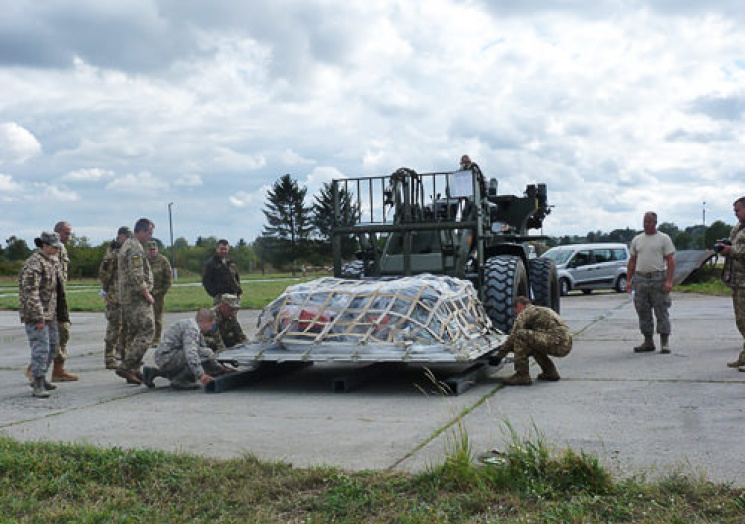 Военные авиаторы Украины и США на Хмельн…