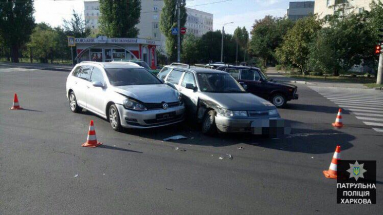 В Харькове авто не поделили перекресток:…