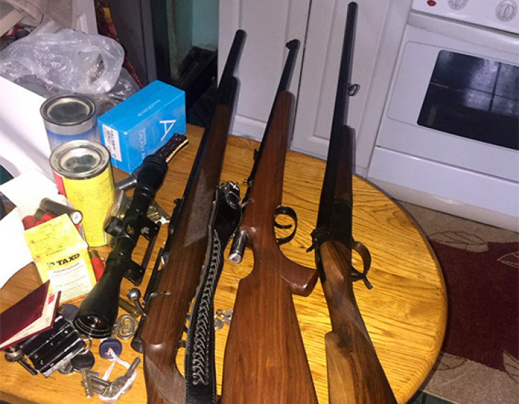 На Буковине обнаружили нелегальную оруже…