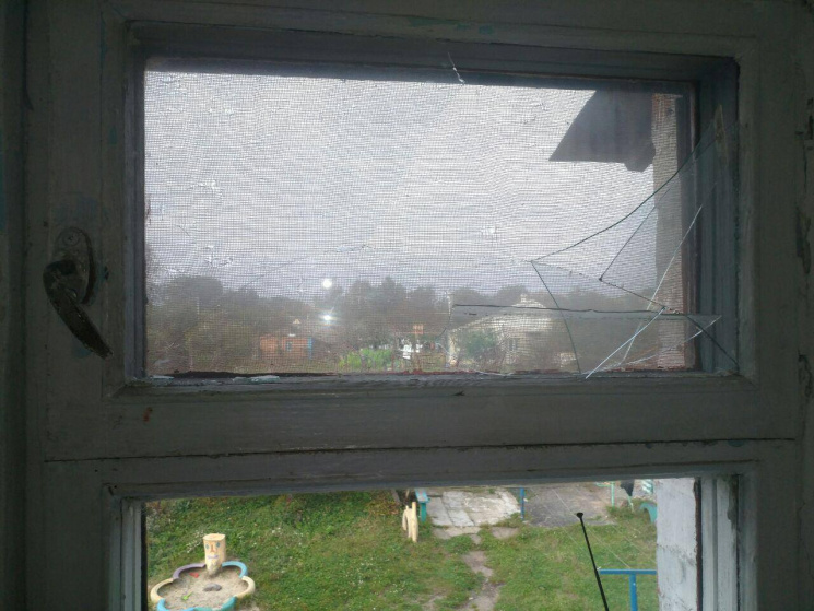 Выбитые стекла, сорванные крыши и пробит…