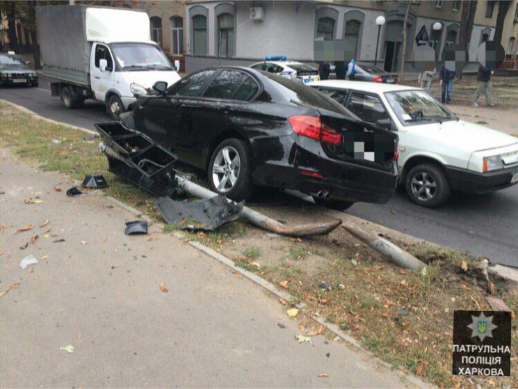 В Харькове водитель зацепил другую машин…