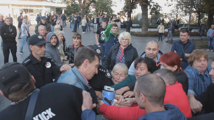 В Одессе в кулачном бою сошлись сторонники и противники Саакашвили