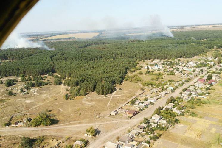 Масштабна лісова пожежа на Харківщині лі…