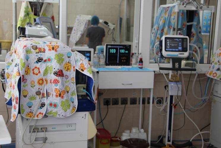 У запорізькій лікарні, де рятують немовл…