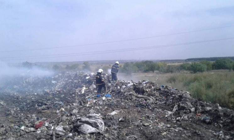 Поблизу столиці Західного Донбасу горить…