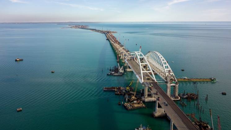 НП на Кримському мосту: Зірваний штормом…