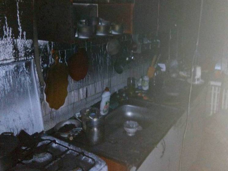 В Полтаве горел жилой дом, двое человек…