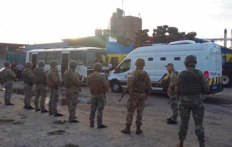 Вооруженный захват элеватора на Харьковщ…