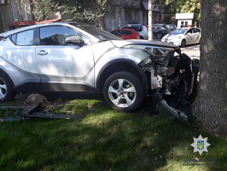В центре Харькова водитель разбил внедор…