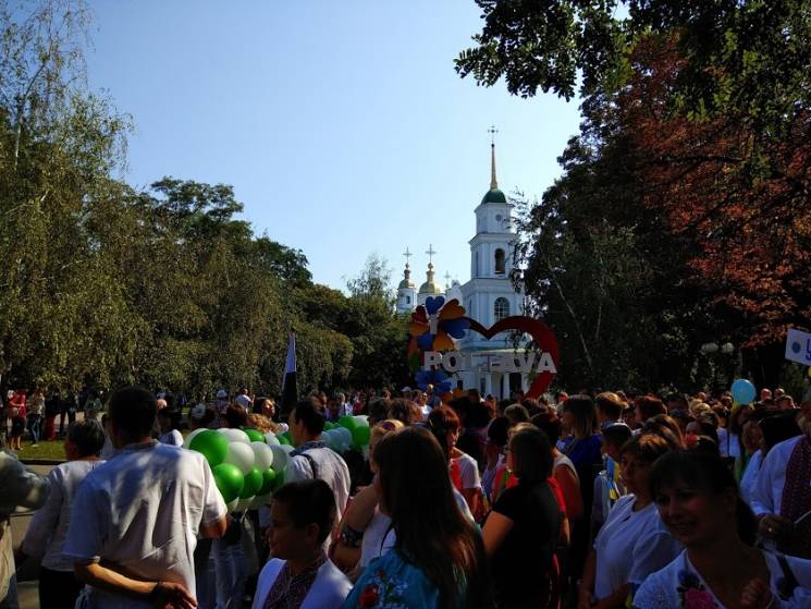 У Полтаві відбувся багатотисячний "Парад…
