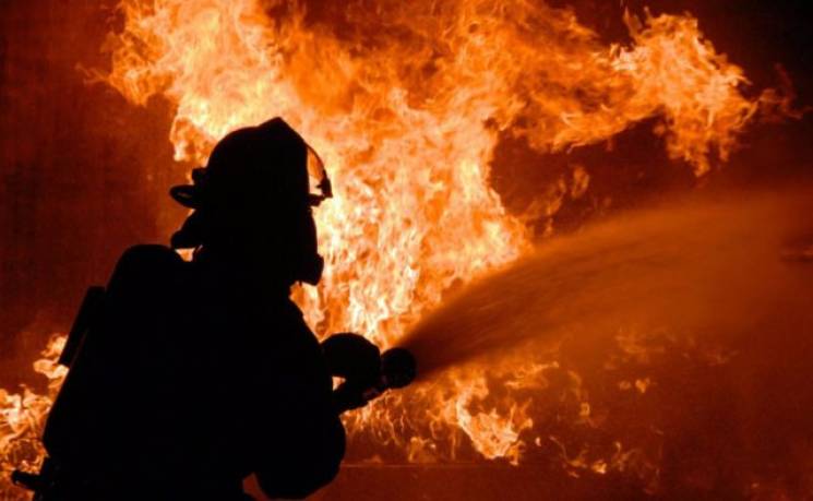 Потужна пожежа охопила Новопечерські Лип…