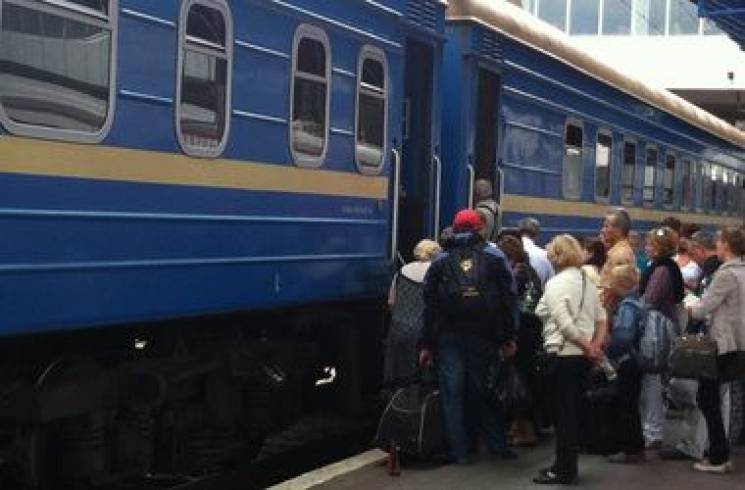 С поезда "Киев-Мариуполь" эвакуировали 7…