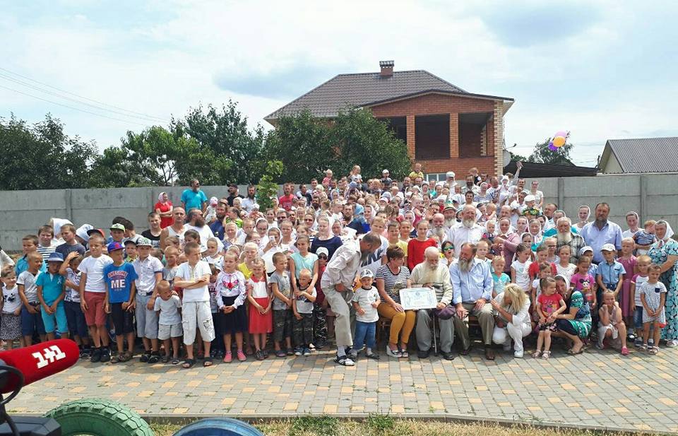 Найбільша родина живе в Одеській області - майже 350 осіб